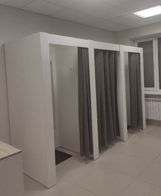 Трёхместная примерочная кабина Ozon